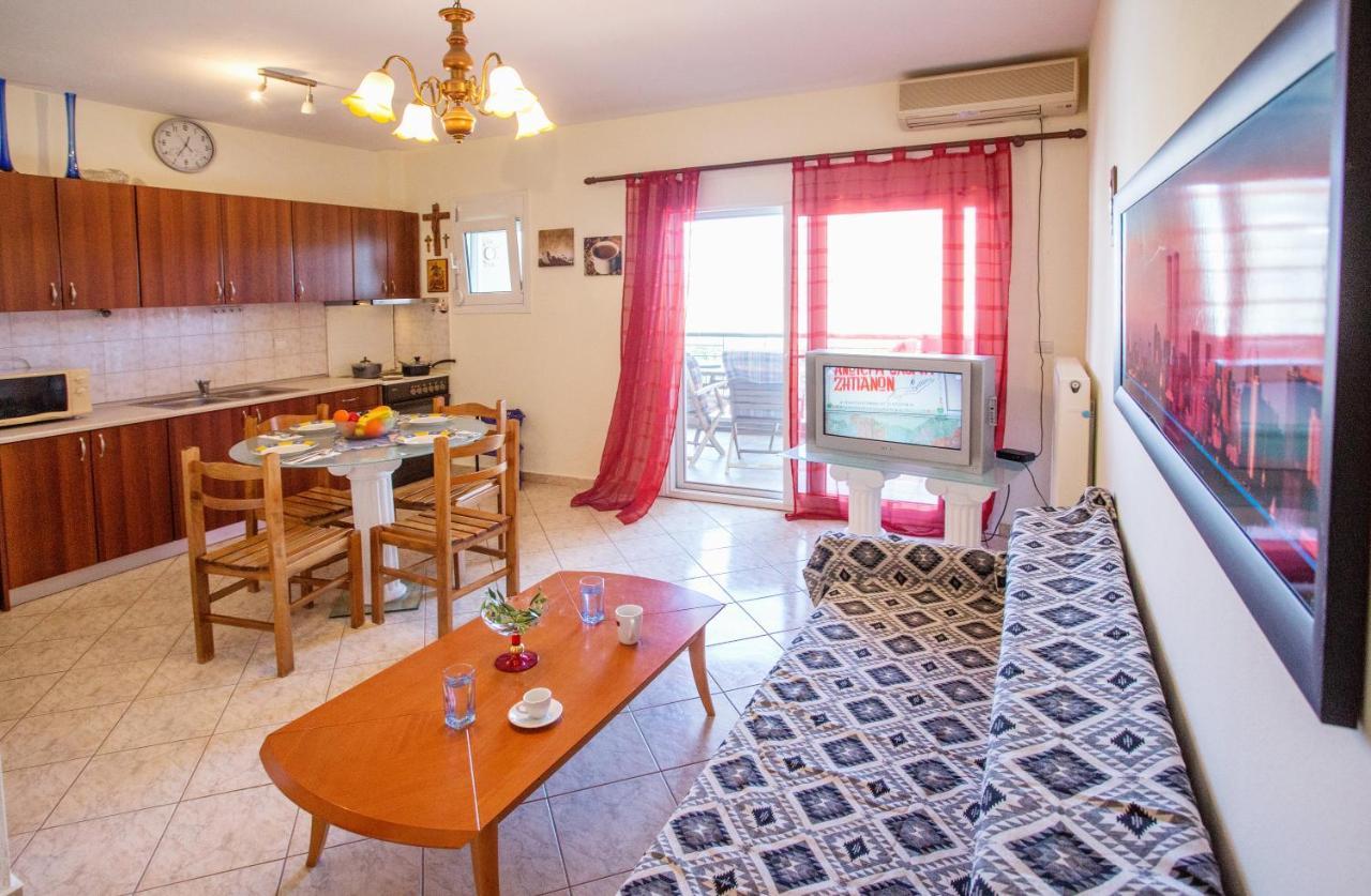 Near The Sea House Villa เนอาเปรามอส ภายนอก รูปภาพ